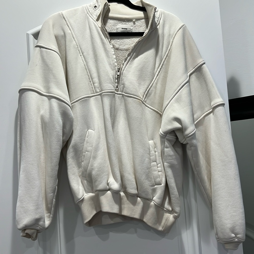 JOAH Brown pullover creme.